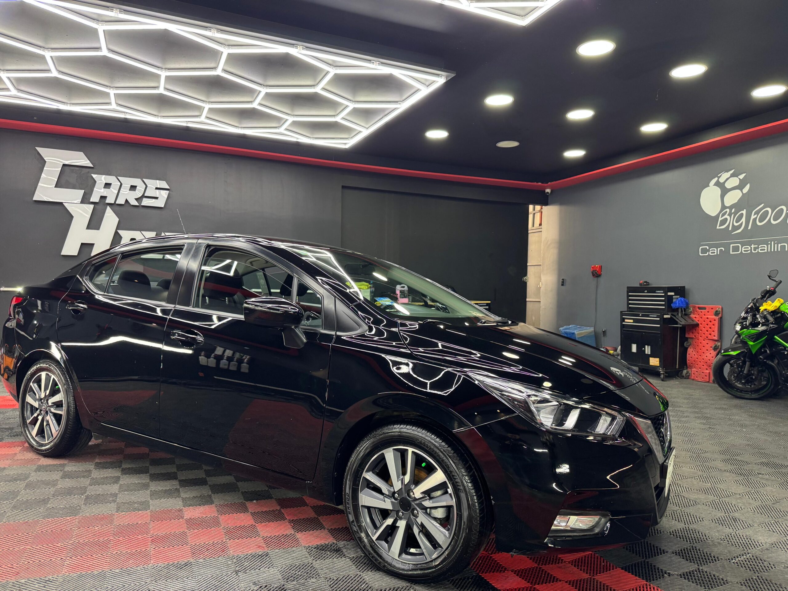 Nissan Versa Advance  2021 - Image 2