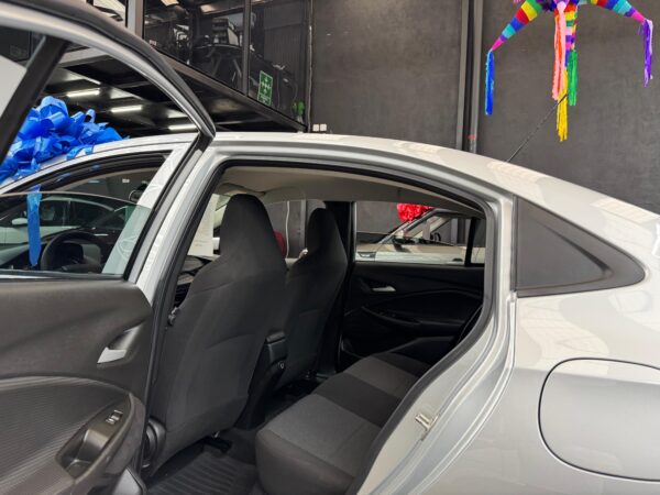 Chevrolet Onix LS B 2022 - Image 7