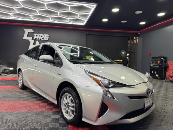 Toyota Prius 2016 - Image 2