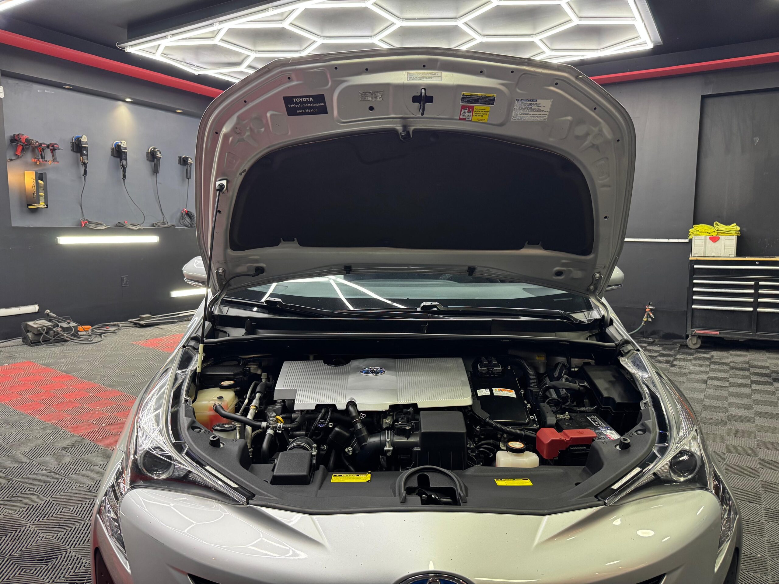 Toyota Prius 2016 - Image 10