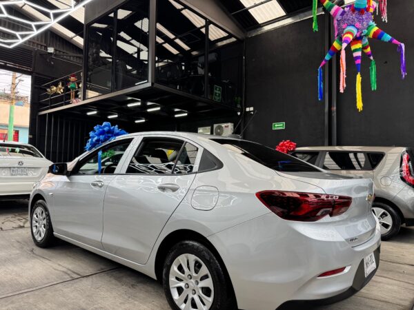 Chevrolet Onix LS B 2022 - Image 4