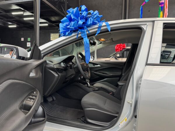 Chevrolet Onix LS B 2022 - Image 5