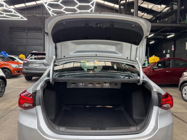 Chevrolet Onix LS B 2022 - Image 10