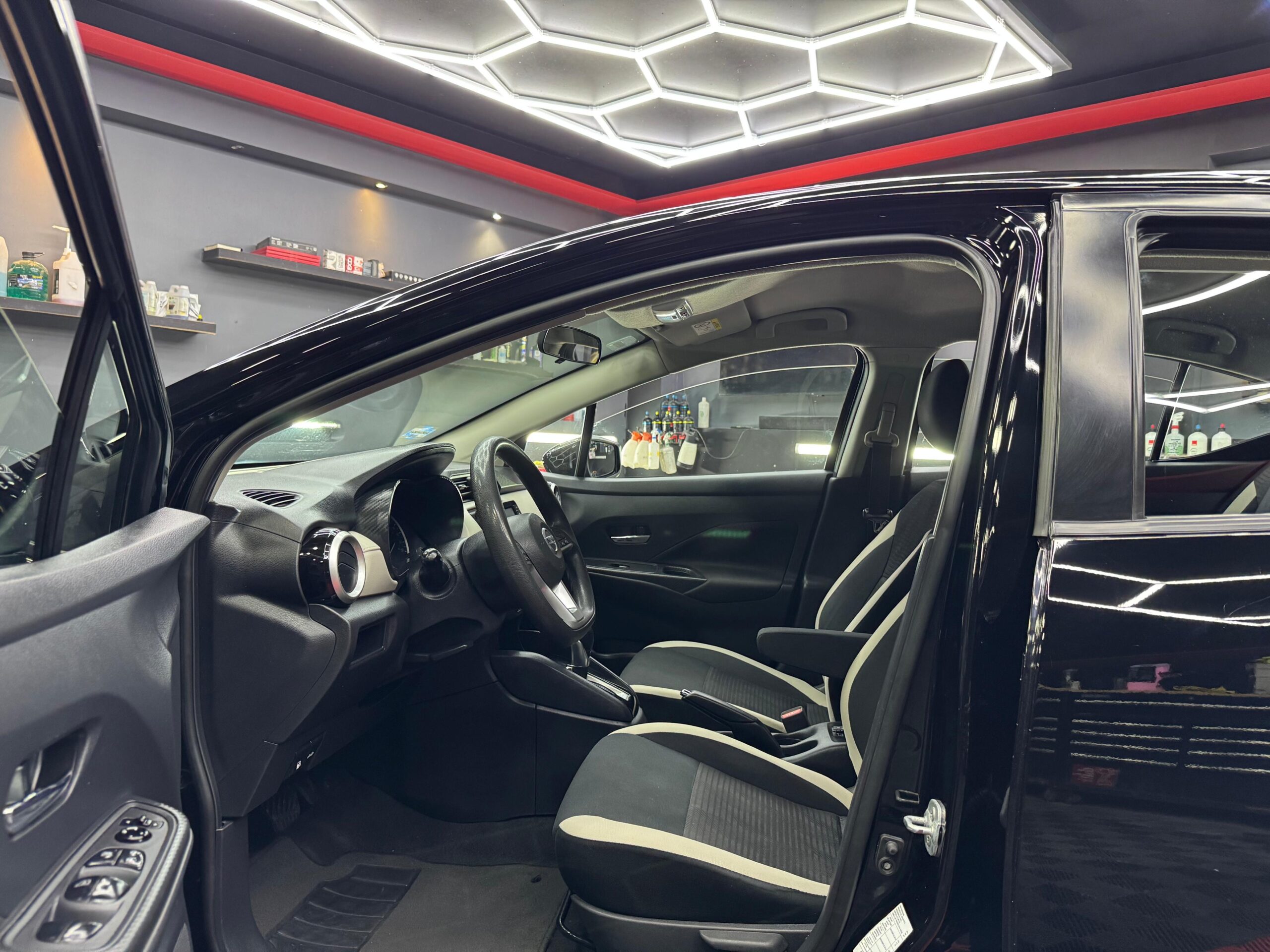 Nissan Versa Advance  2021 - Image 5