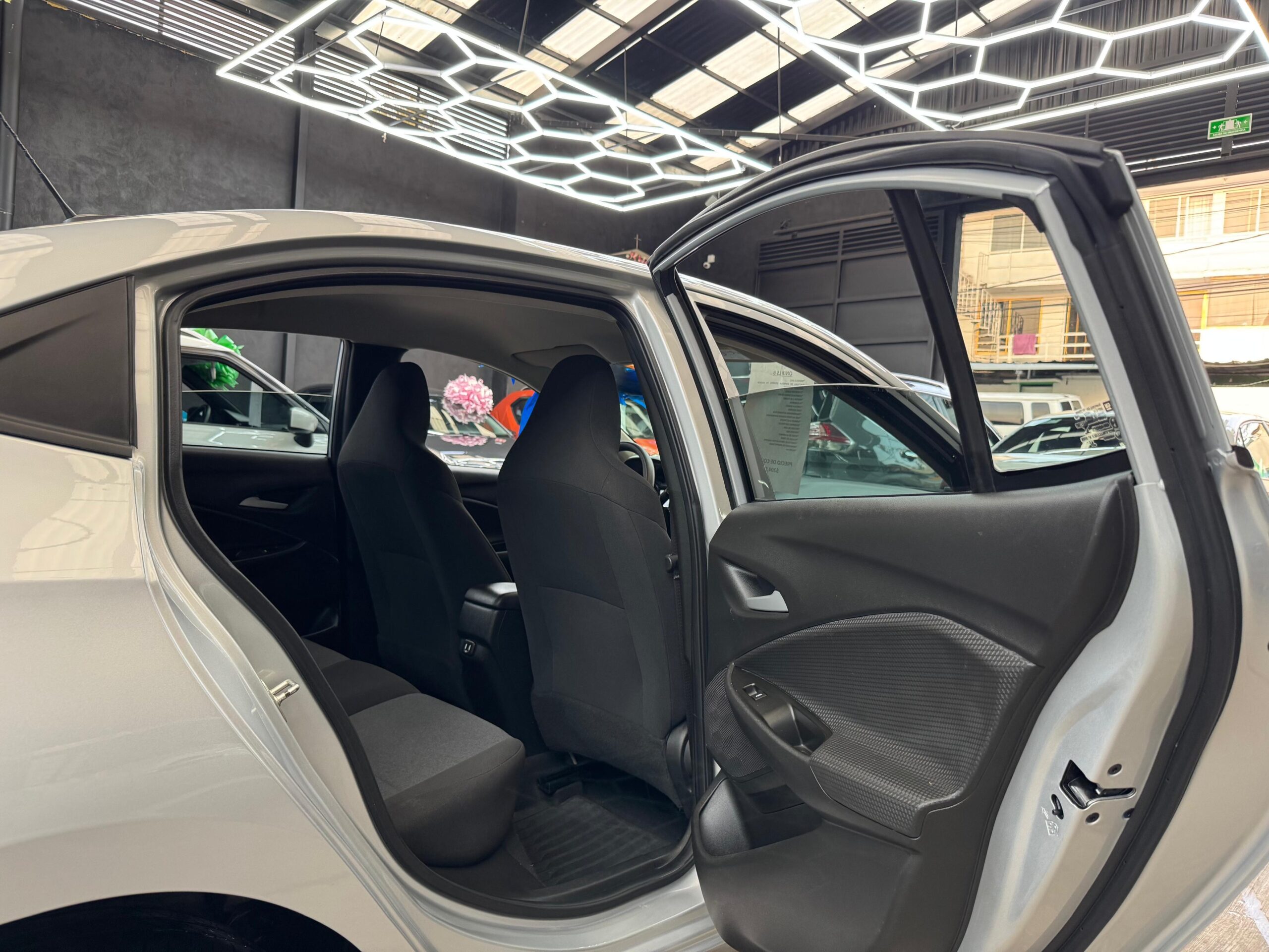 Chevrolet Onix LS B 2022 - Image 8