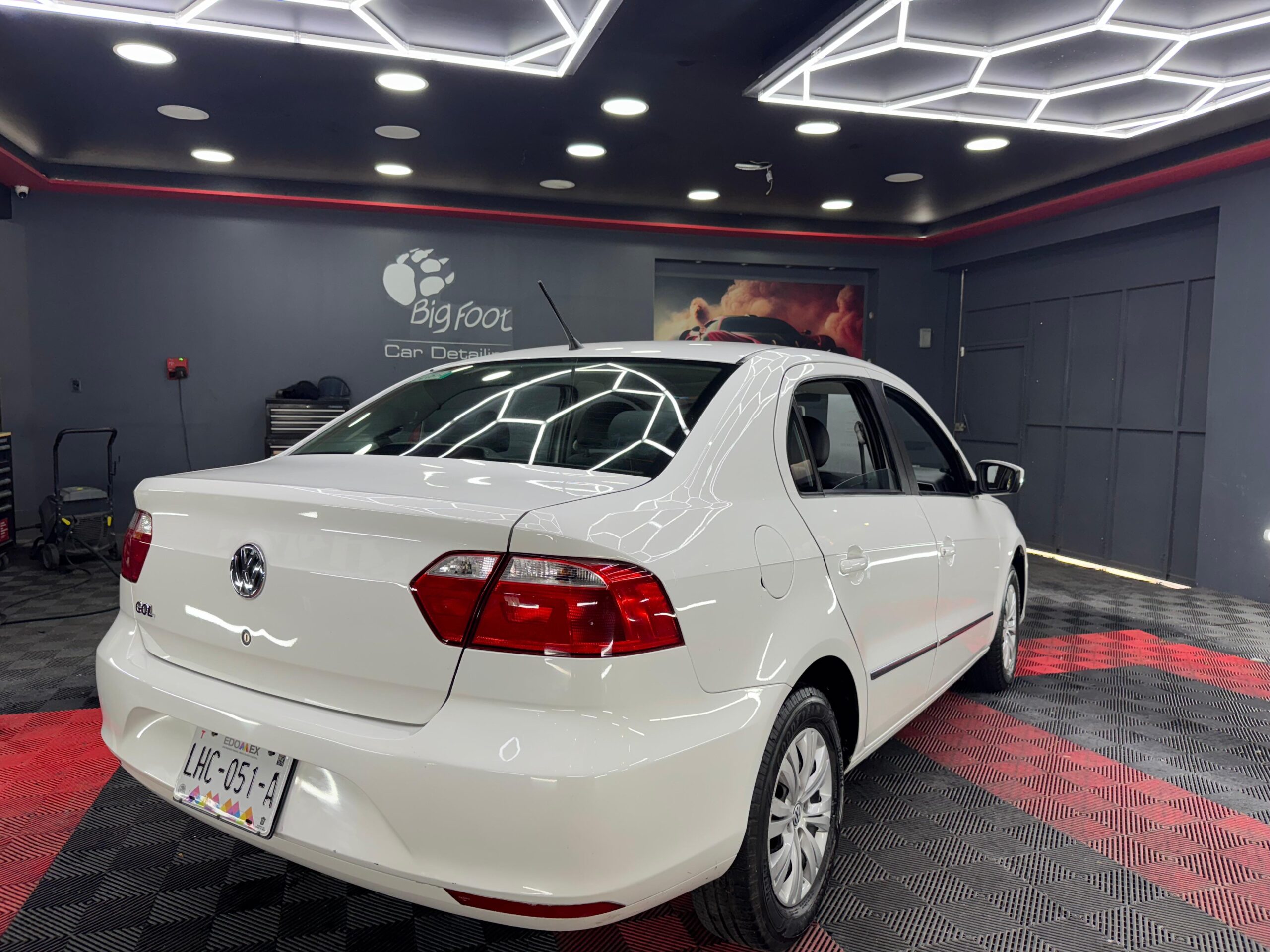 Volkswagen Gol Sedan 2017 - Image 3