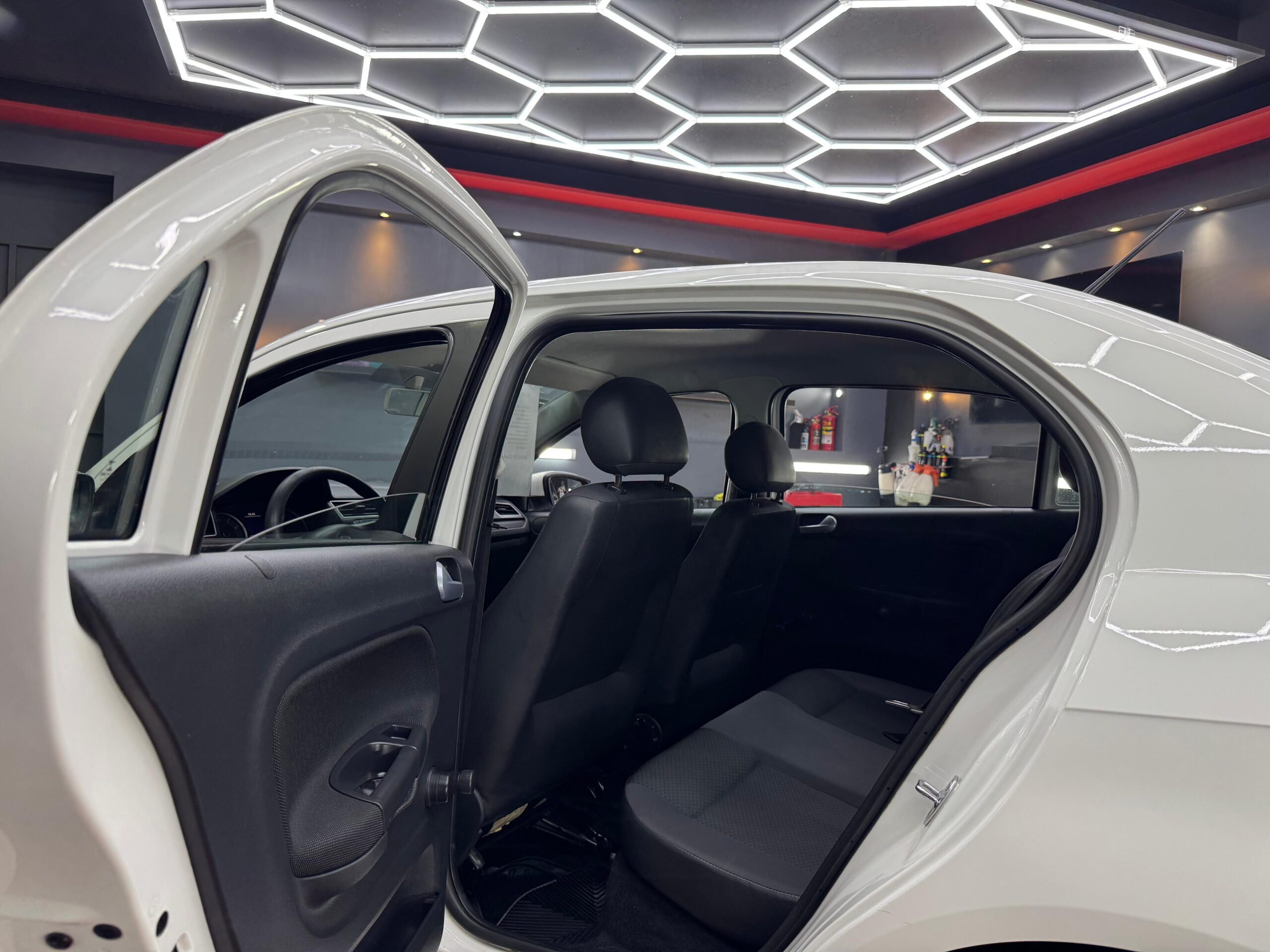 Volkswagen Gol Sedan 2017 - Image 7