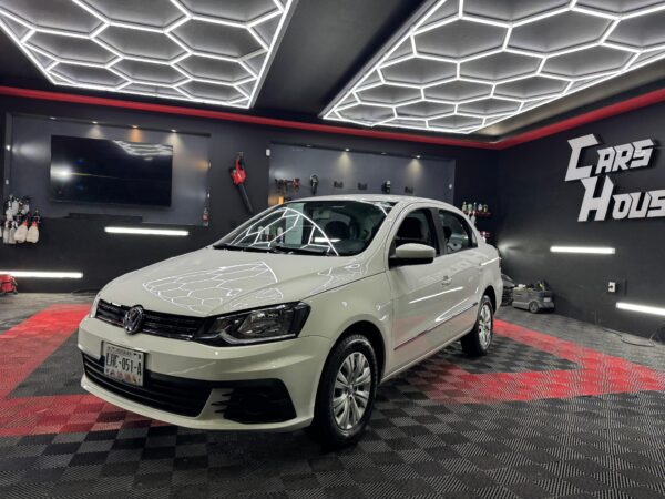 Volkswagen Gol Sedan 2017 - Image 1