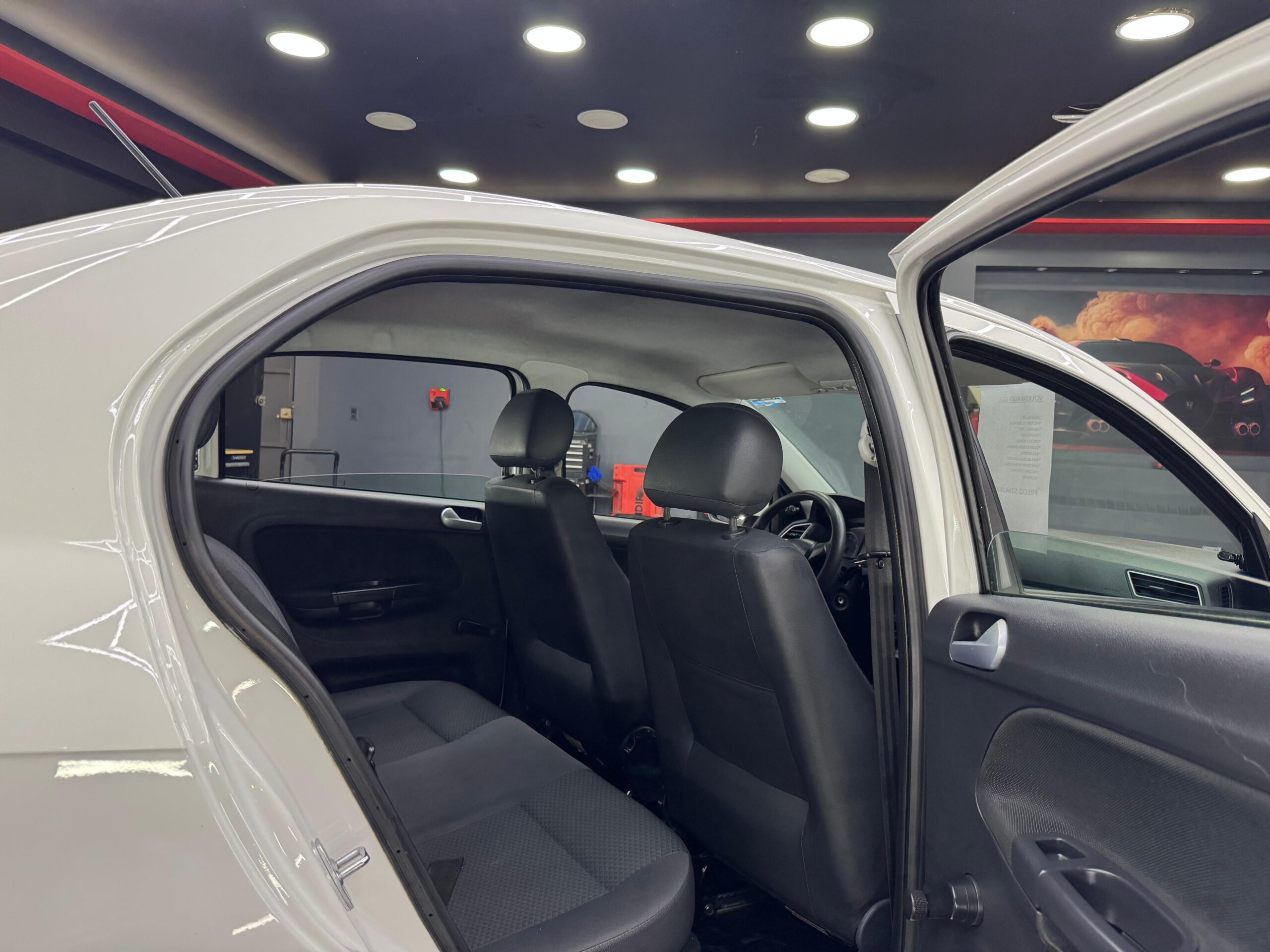 Volkswagen Gol Sedan 2017 - Image 8