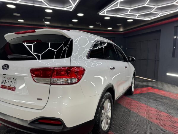 KIA SORENTO LX 2017 - Image 3