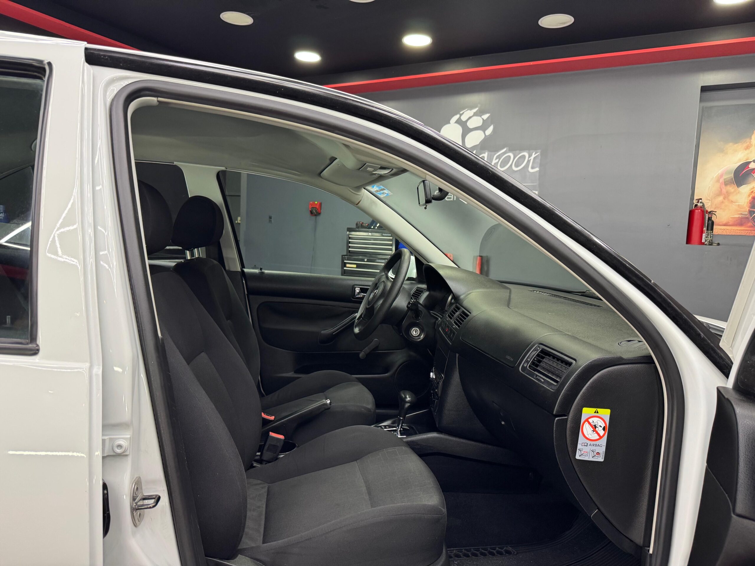 VOLKSWAGEN JETTA  Clásico  2014 - Image 6