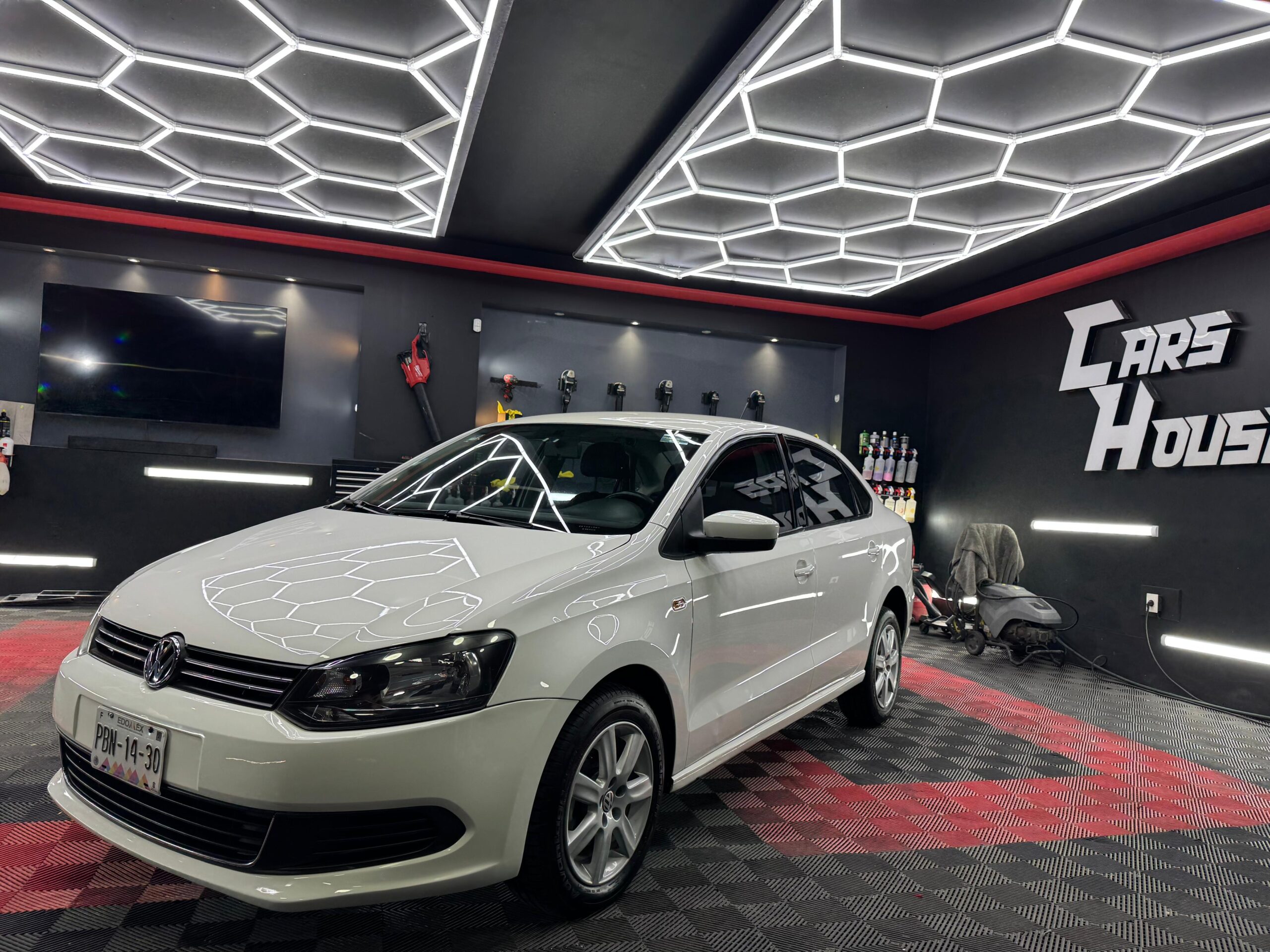 VOLKSWAGEN VENTO  ACTIVE  2014 - Image 1