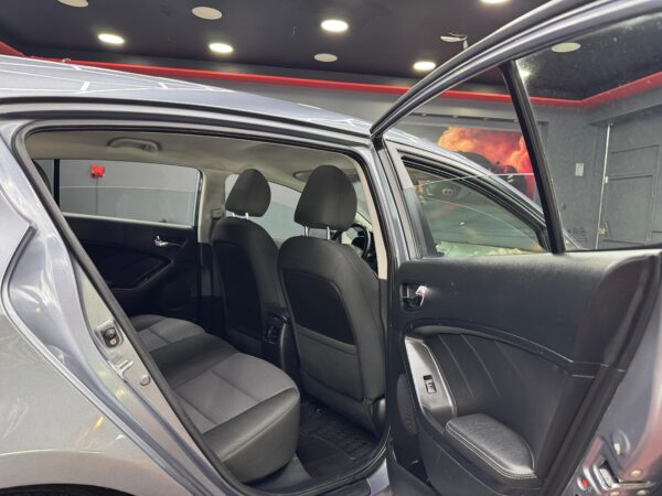 KIA FORTE  EX HB 2017 - Image 8