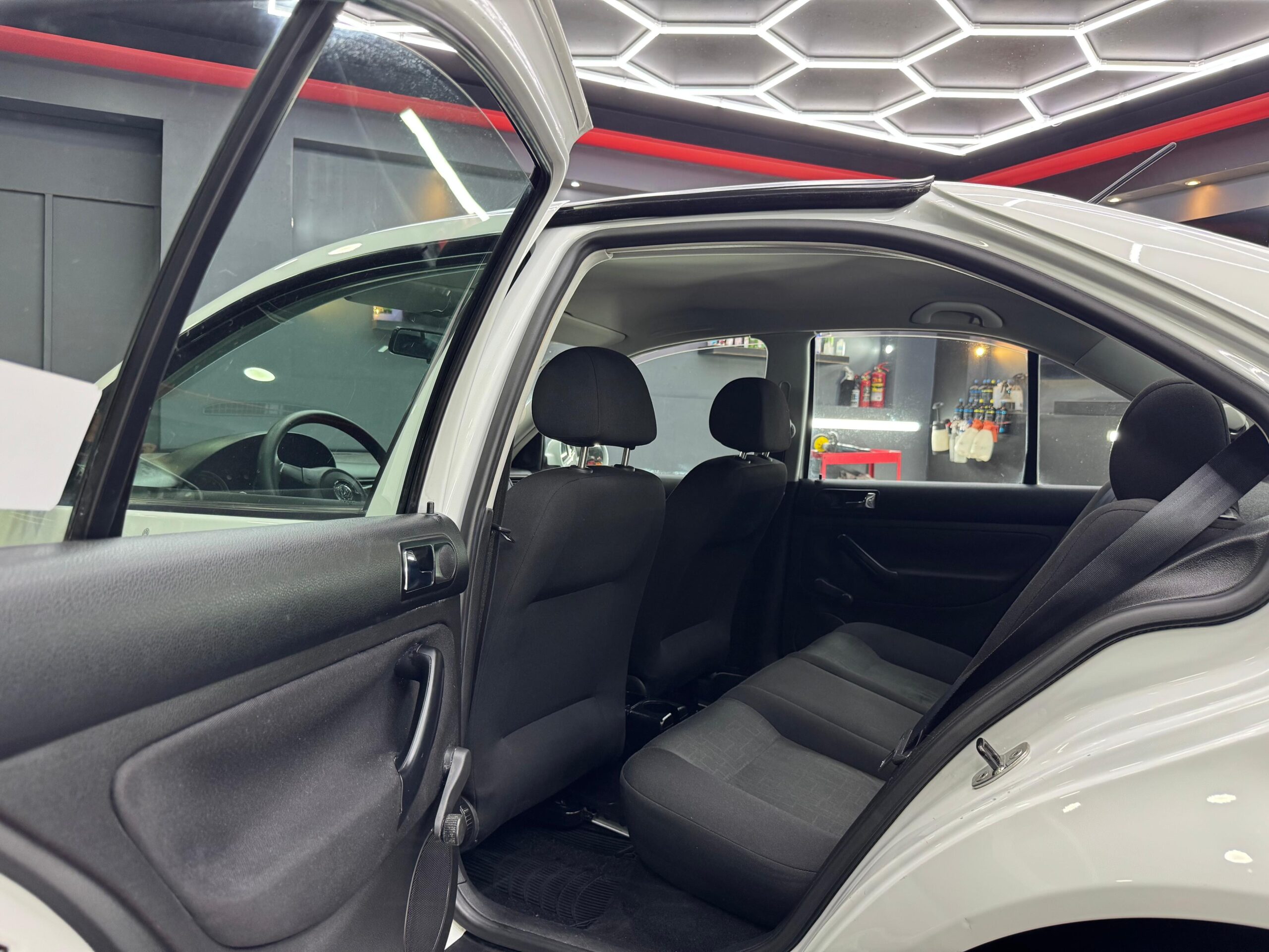 VOLKSWAGEN JETTA  Clásico  2014 - Image 7