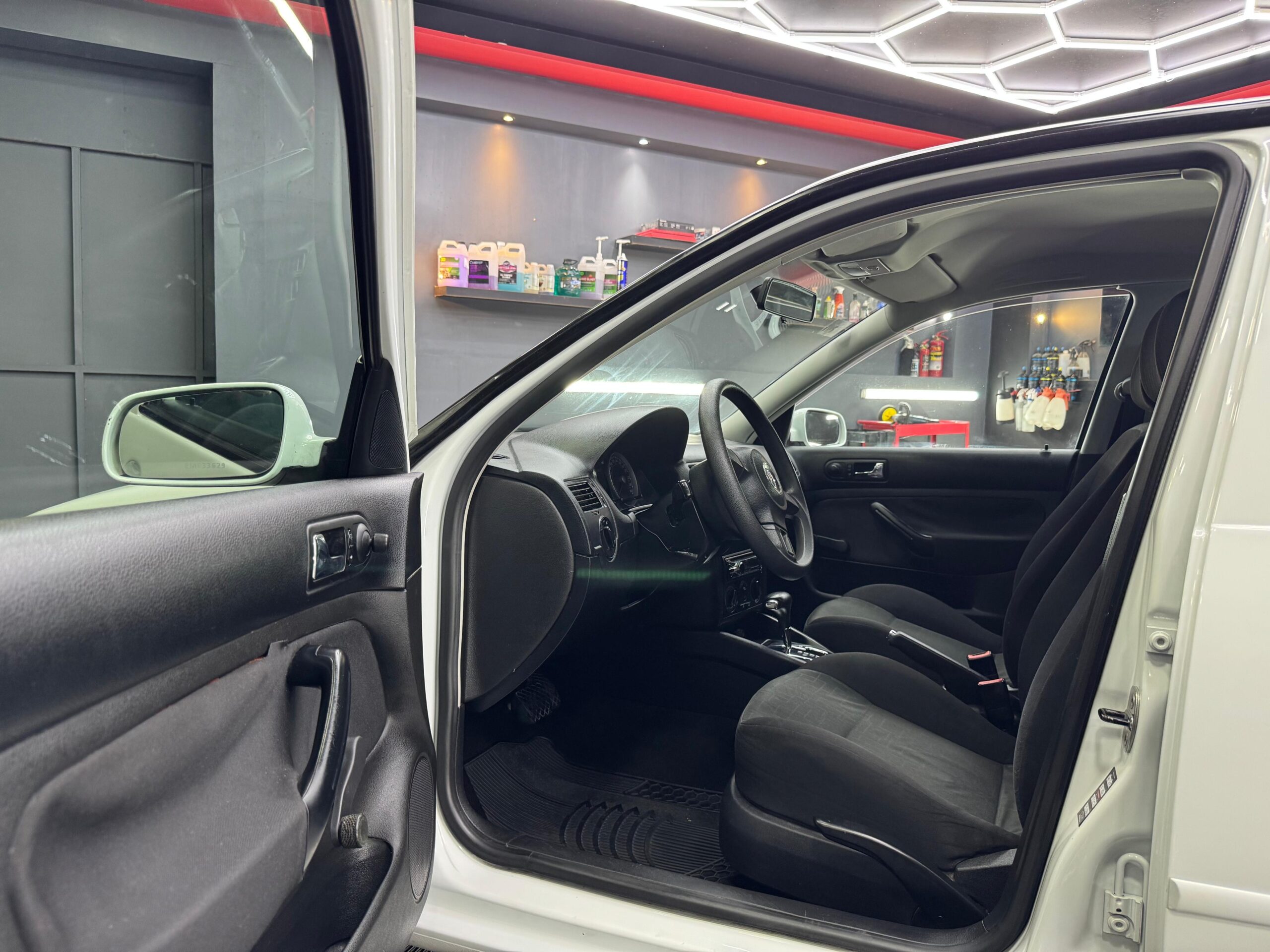 VOLKSWAGEN JETTA  Clásico  2014 - Image 5