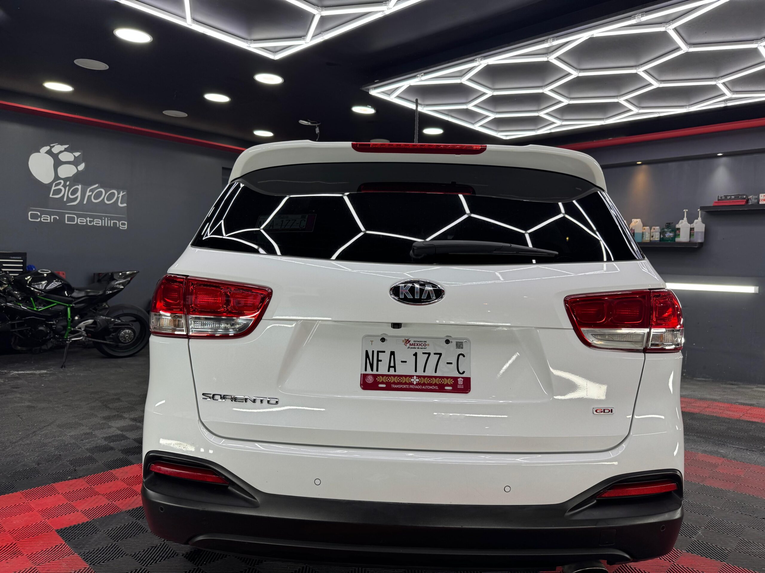 KIA SORENTO LX 2017 - Image 9