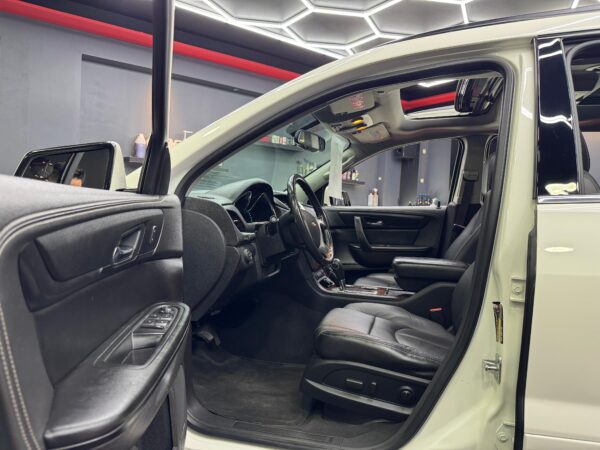 CHEVROLET TRAVERS 2014 - Image 5