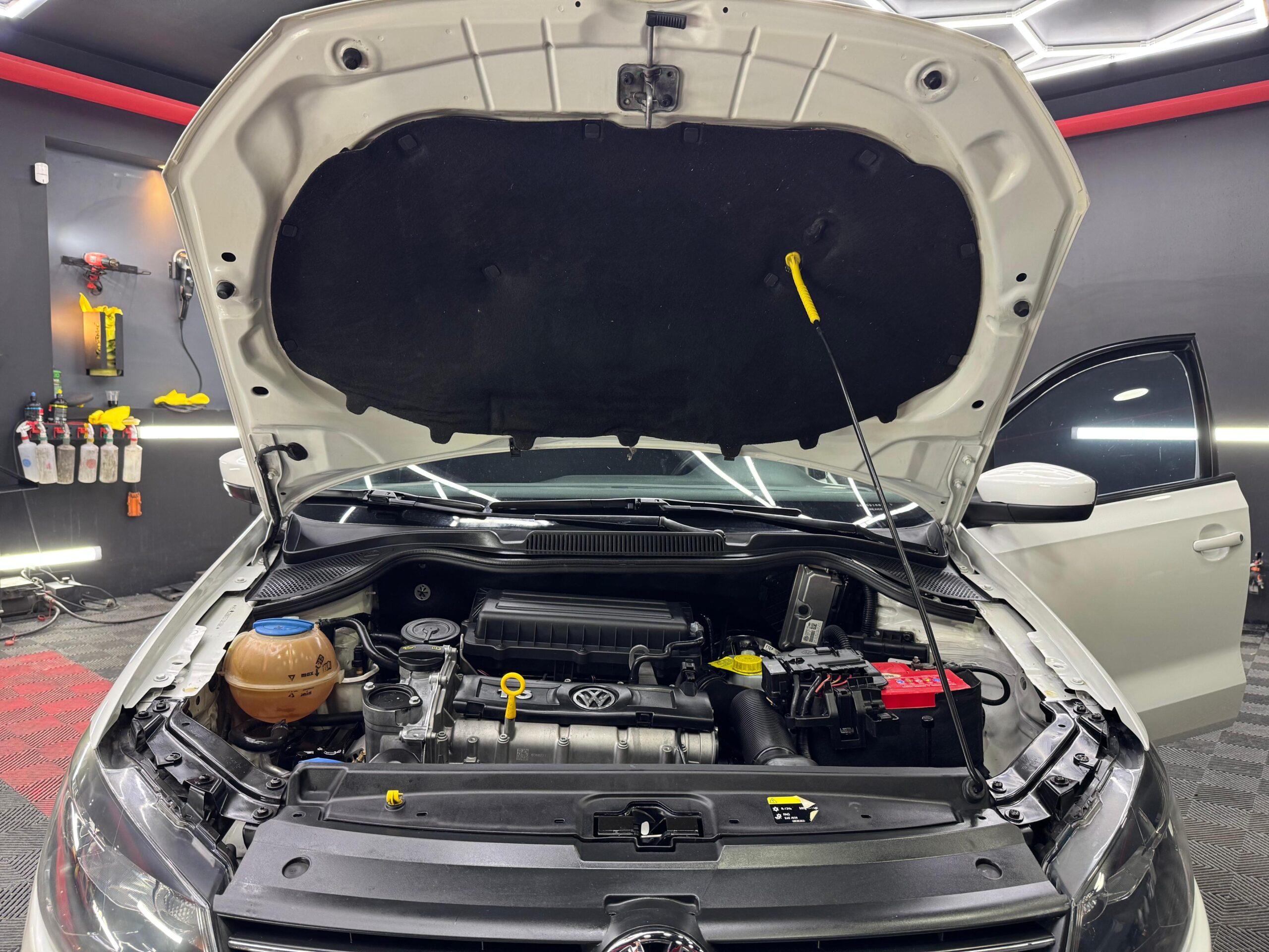 VOLKSWAGEN VENTO  ACTIVE  2014 - Image 10