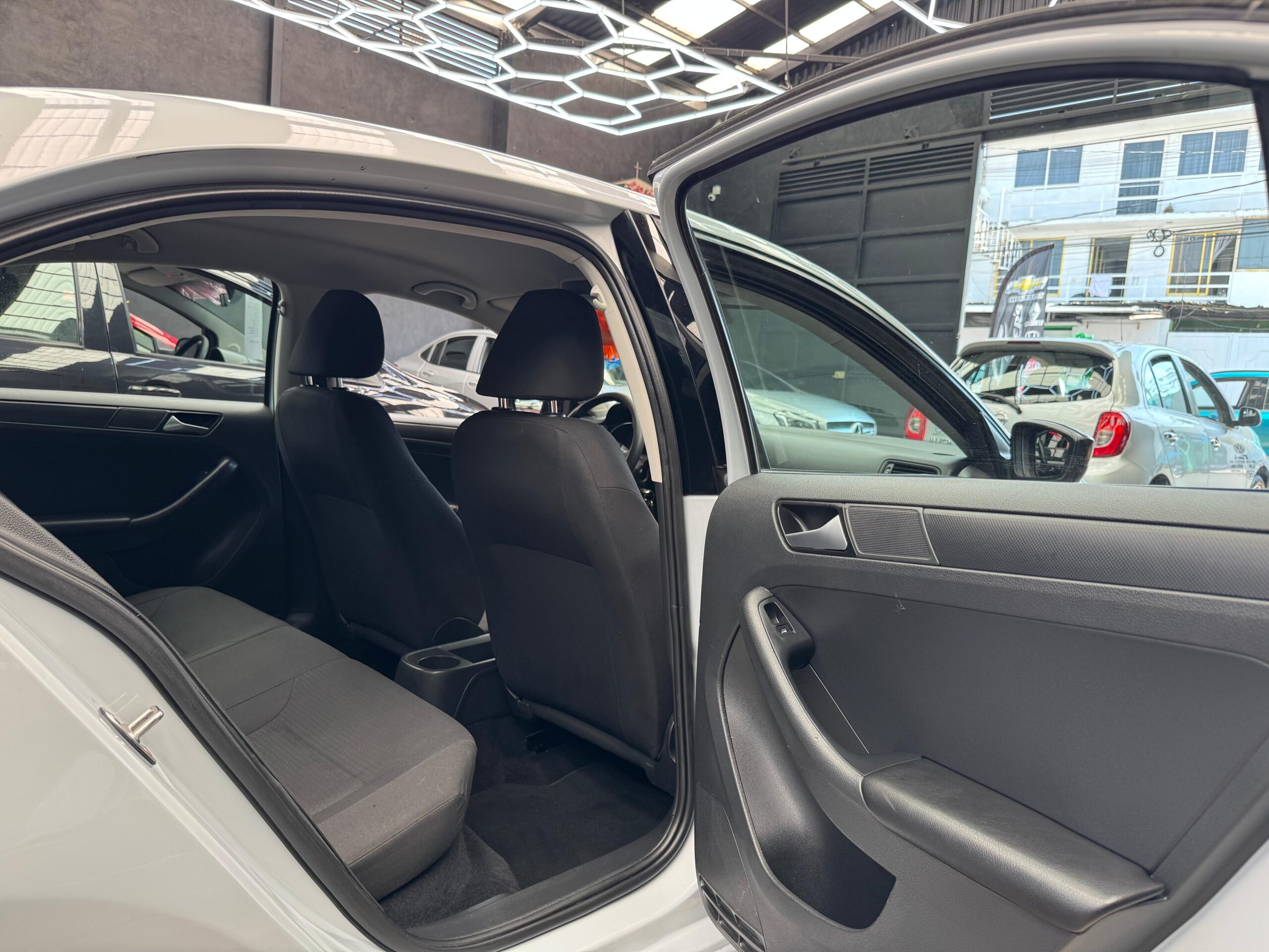 VOLKSWAGEN JETTA  TRENDLINE  2018 - Image 8