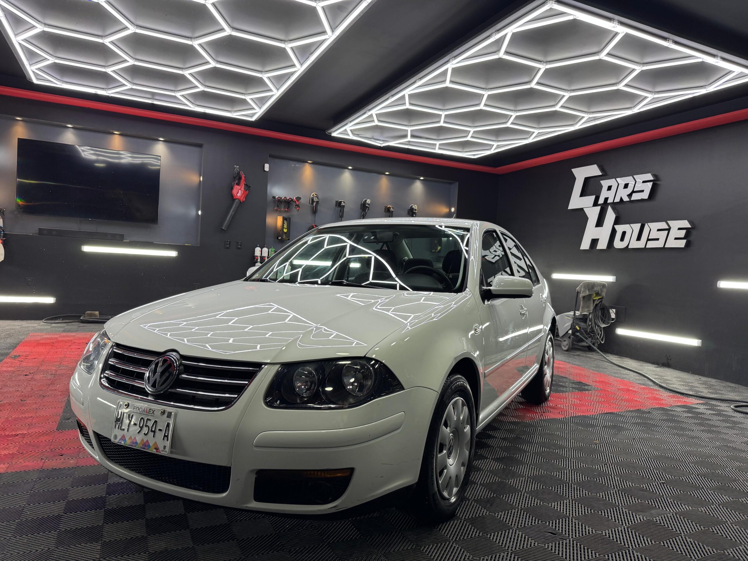 VOLKSWAGEN JETTA  Clásico  2014 - Image 2