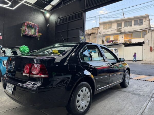 VOLKSWAGEN JETTA CLÁSICO CL 2014 - Image 3