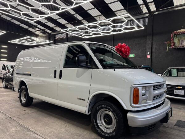 CHEVROLET EXPRESS CARGO VAN  2002 - Image 9