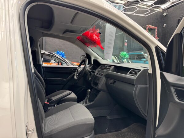 VOLKSWAGEN CADDY MAXI FURGÓN  2020 - Image 8