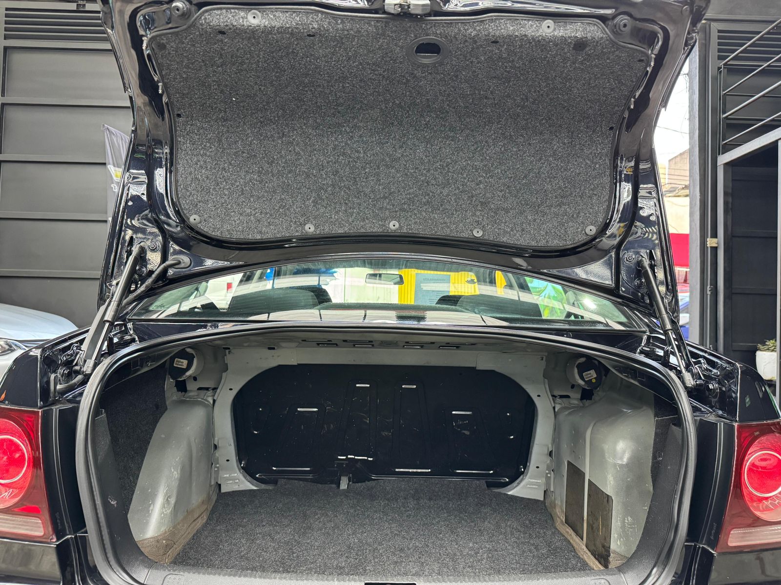 VOLKSWAGEN JETTA CLÁSICO CL 2014 - Image 9