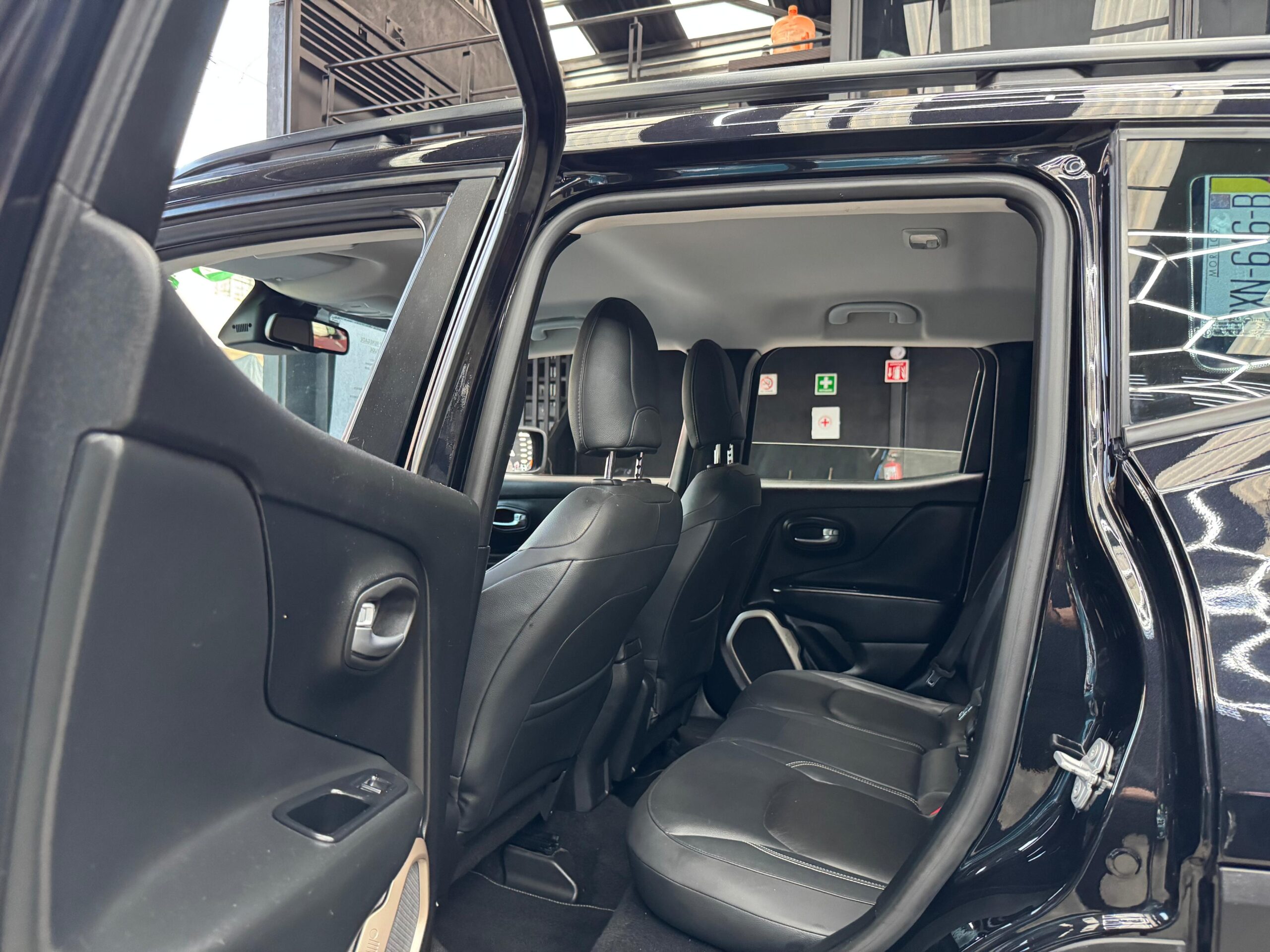 JEEP RENEGADE LATITUDE 2017 - Image 6