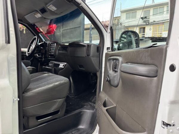 CHEVROLET EXPRESS CARGO VAN  2002 - Image 5