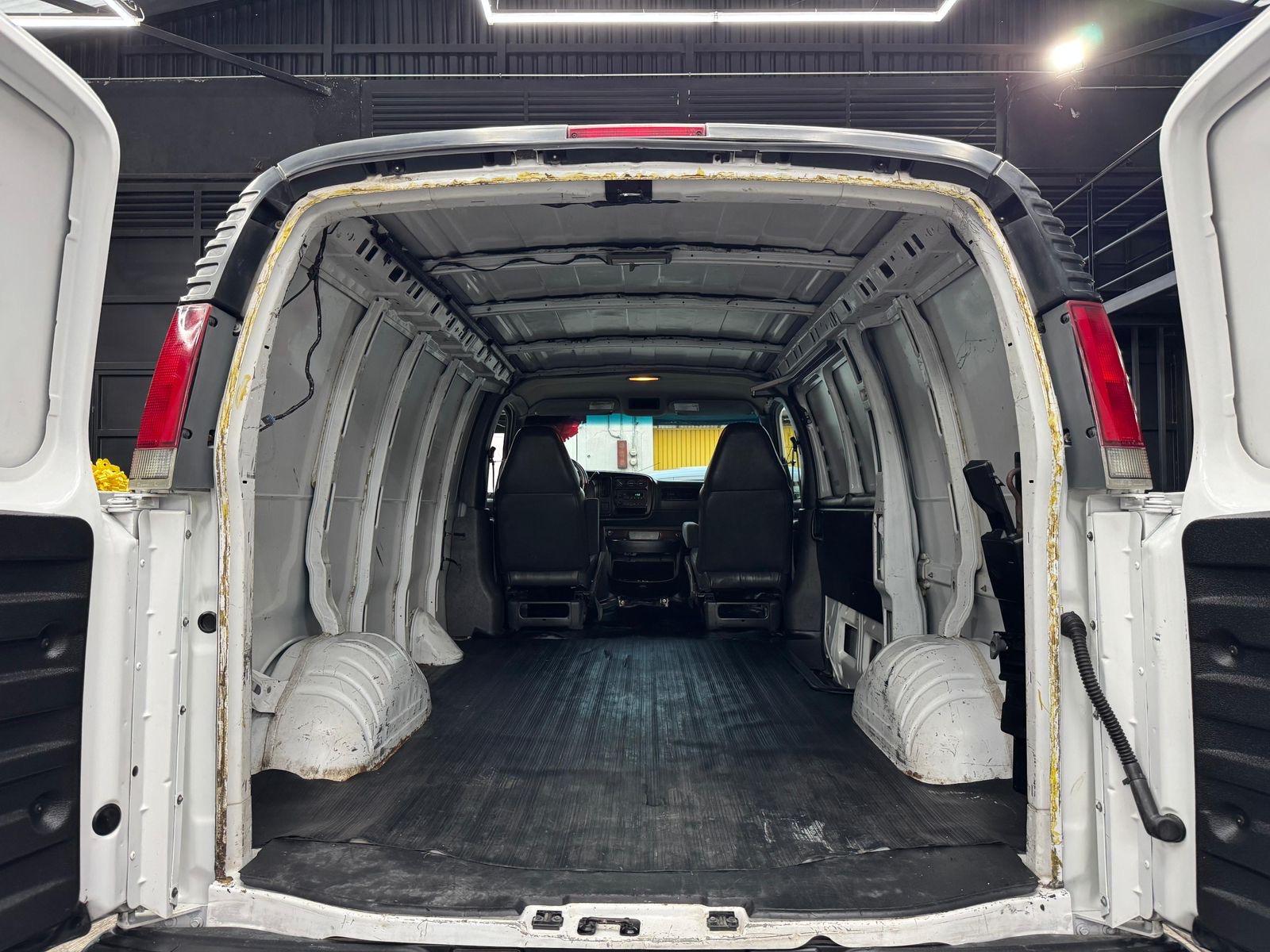 CHEVROLET EXPRESS CARGO VAN  2002 - Image 7