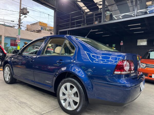 VOLKSWAGEN JETTA CLÁSICO CL 2013 - Image 2