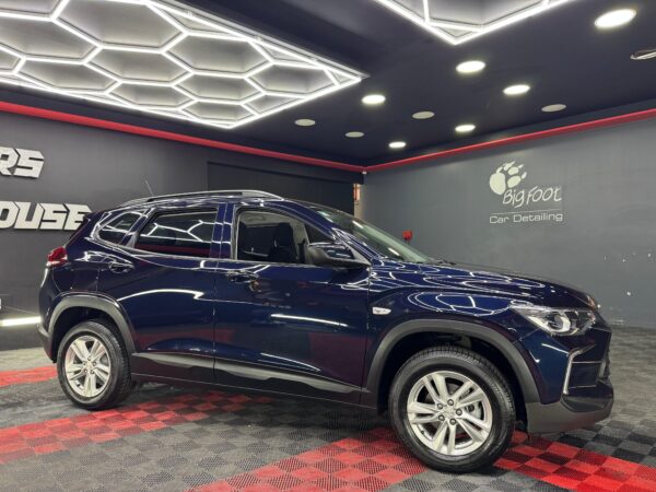 CHEVROLET TRACKER LS 2023 - Image 2