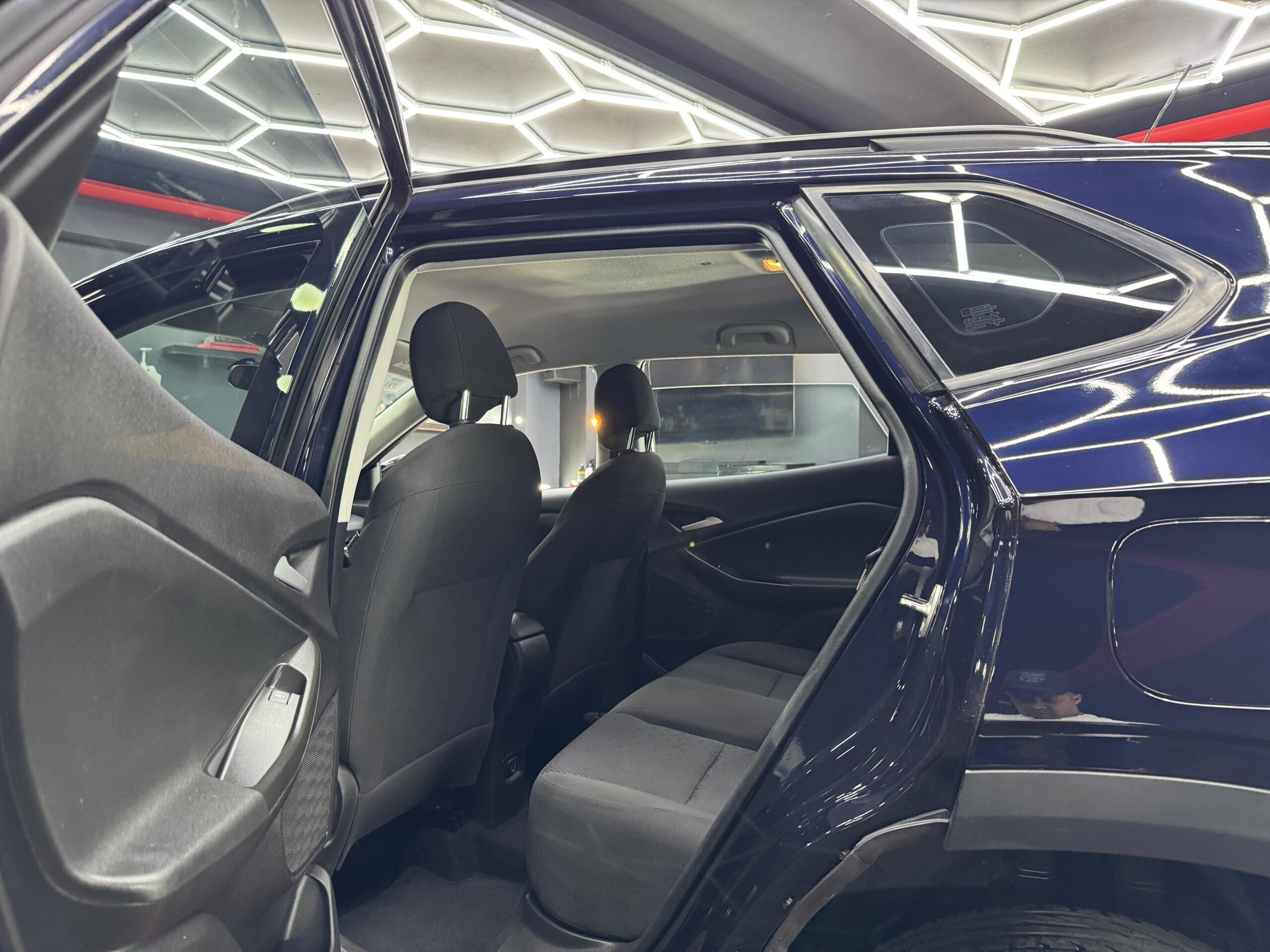 CHEVROLET TRACKER LS 2023 - Image 7