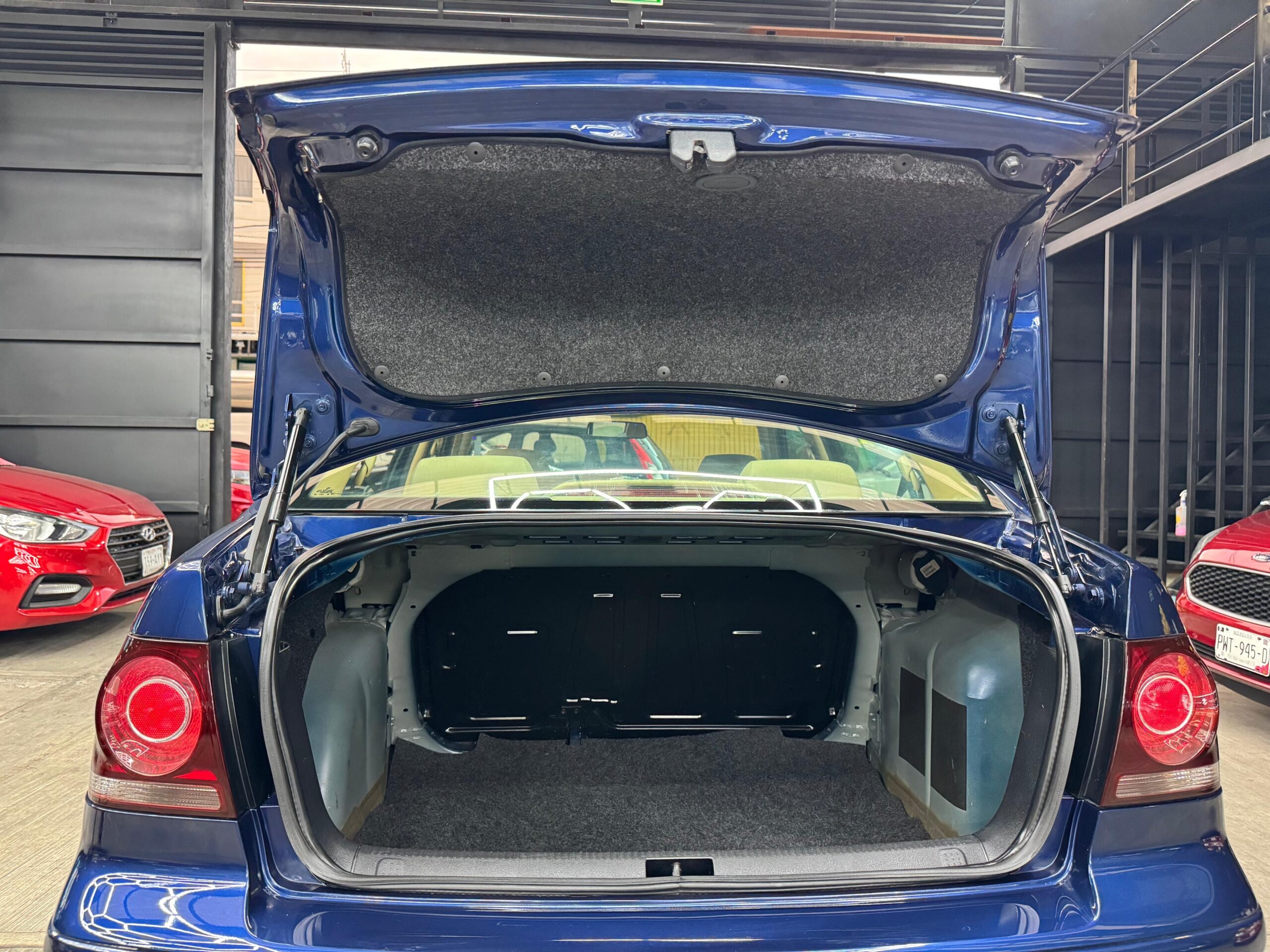 VOLKSWAGEN JETTA CLÁSICO CL 2013 - Image 9