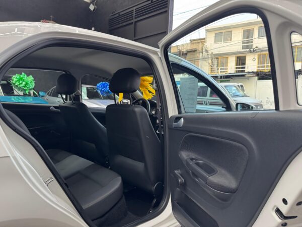 VOLKSWAGEN GOL TRENDLINE 2017 - Image 8