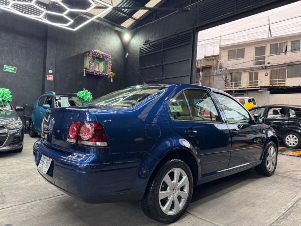 VOLKSWAGEN JETTA CLÁSICO CL 2013 - Image 3