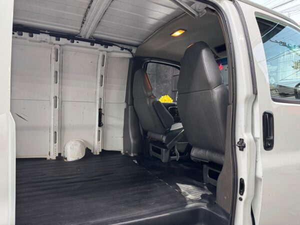 CHEVROLET EXPRESS CARGO VAN  2002 - Image 6