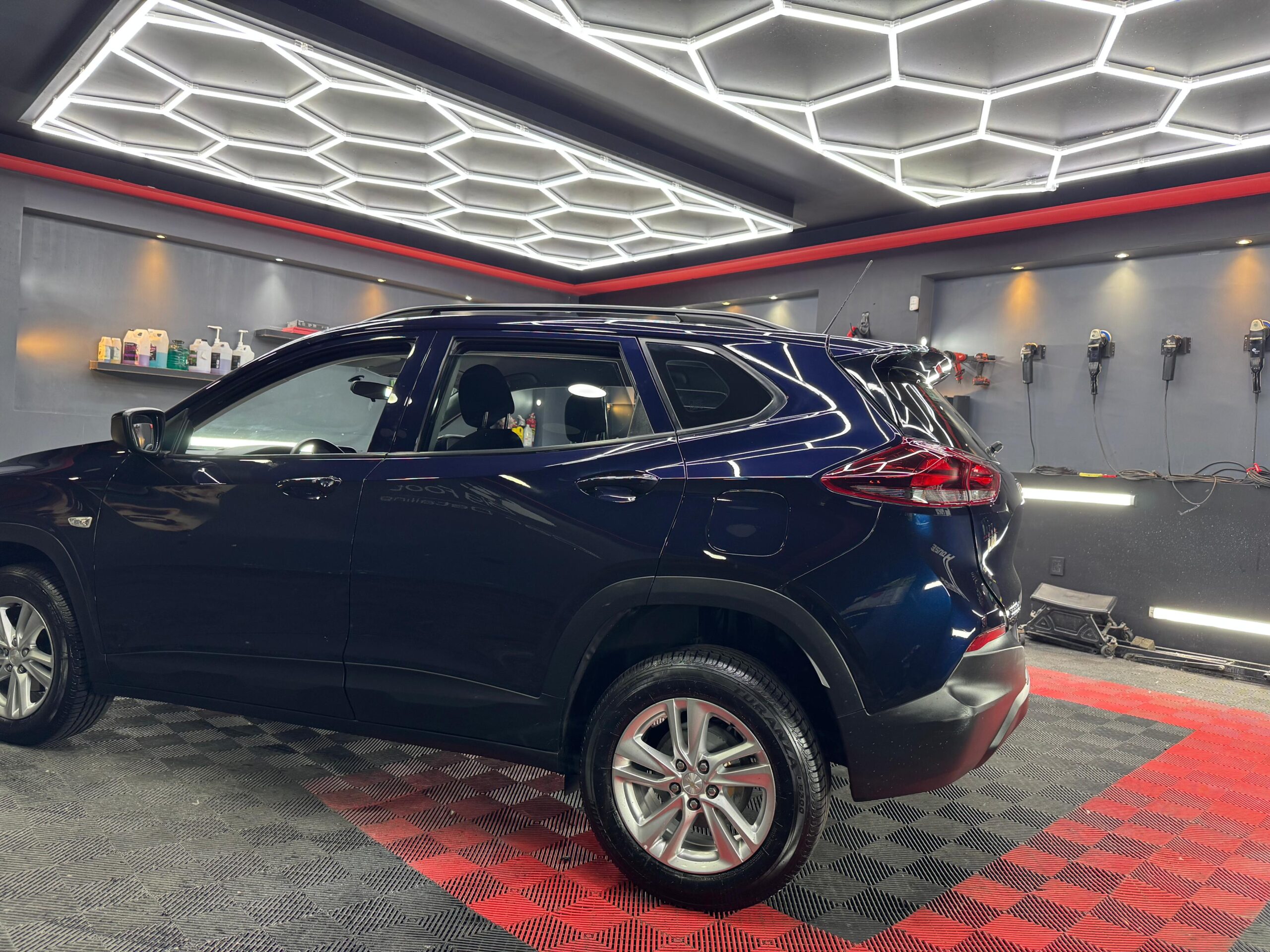 CHEVROLET TRACKER LS 2023 - Image 4