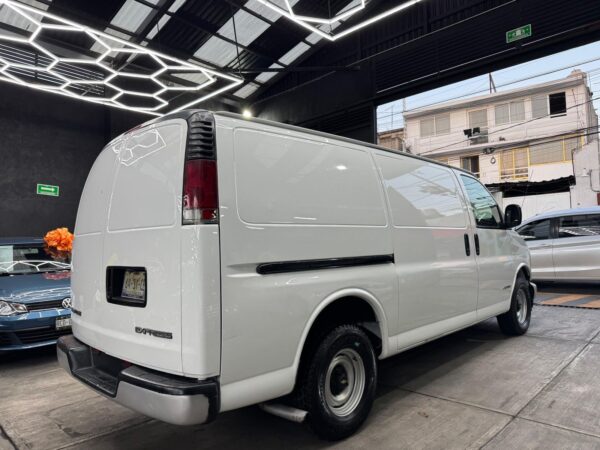 CHEVROLET EXPRESS CARGO VAN  2002 - Image 3