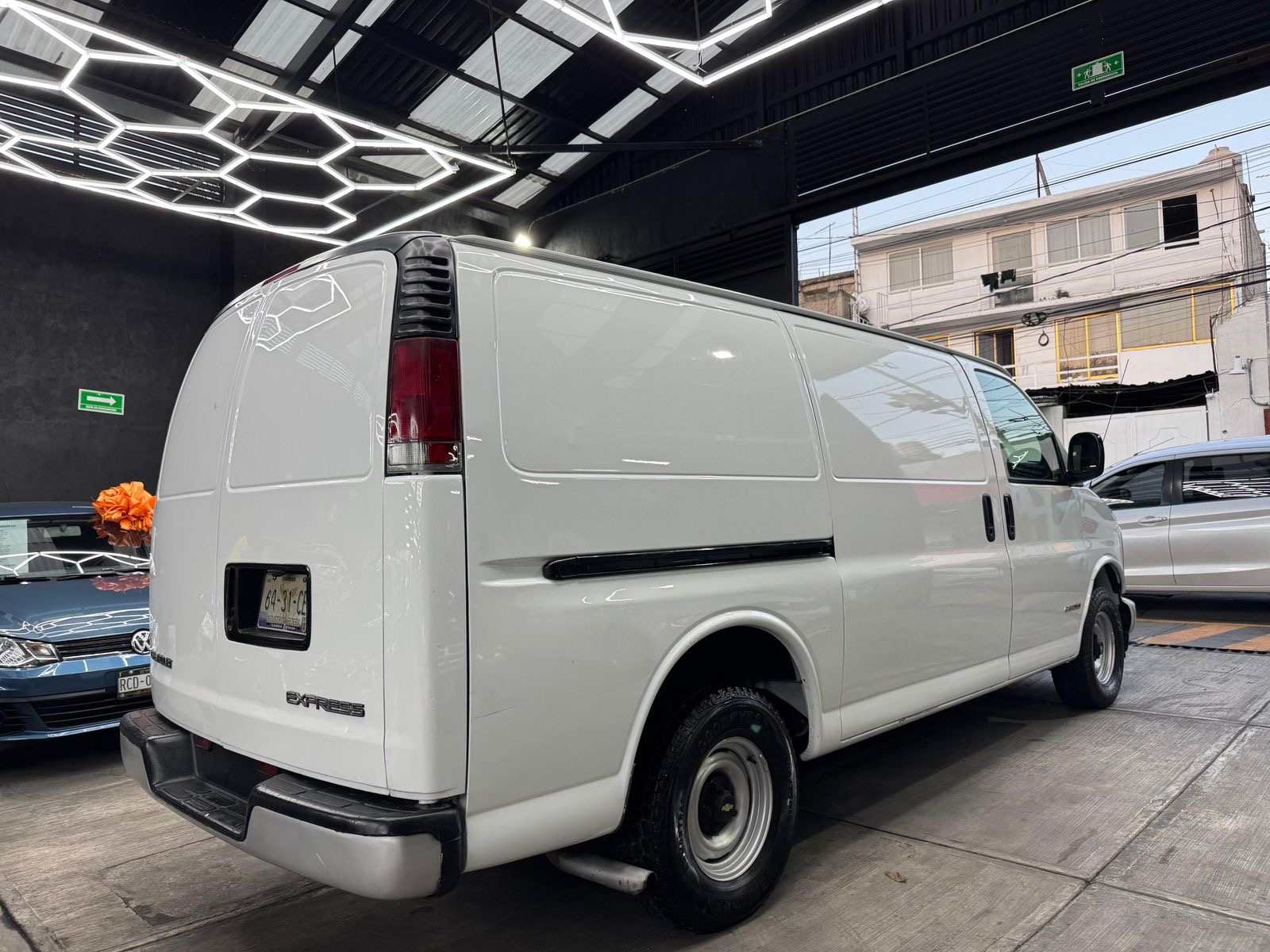 CHEVROLET EXPRESS CARGO VAN  2002 - Image 3