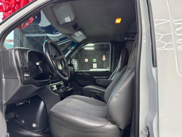 CHEVROLET EXPRESS CARGO VAN  2002 - Image 4