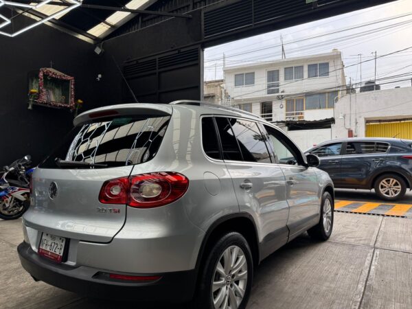 VOLKSWAGEN TIGUAN TRACK & FUN 2011 - Image 3