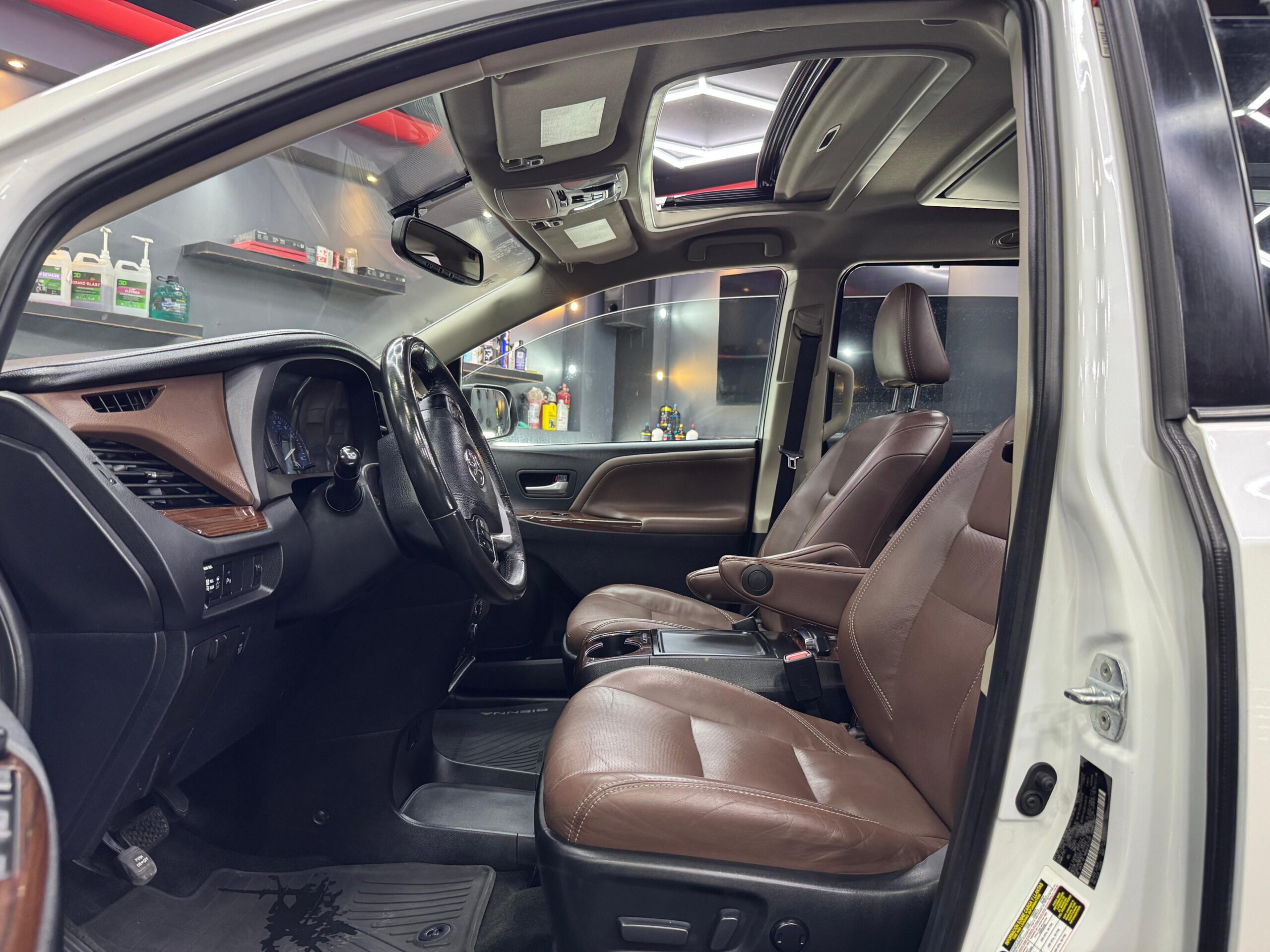 TOYOTA SIENNA LIMITED  2018 - Image 5