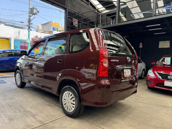 TOYOTA AVANZA PREMIUM  2009 - Image 2