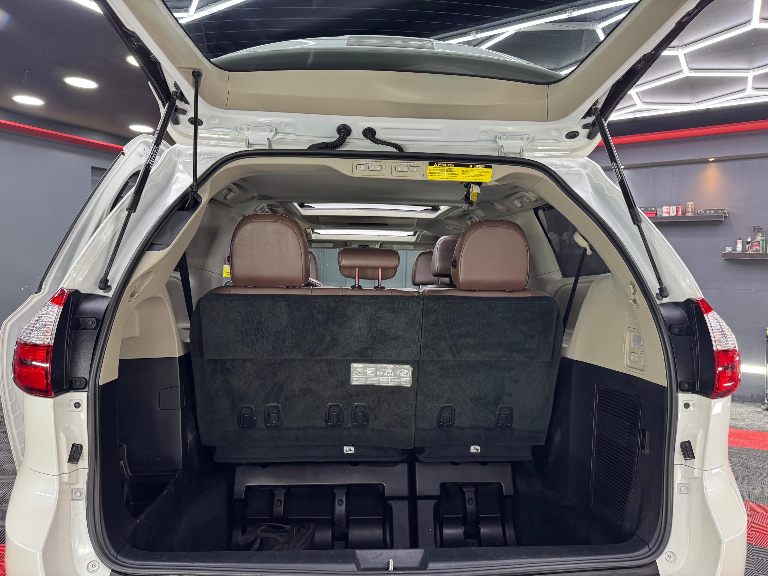 TOYOTA SIENNA LIMITED  2018 - Image 9