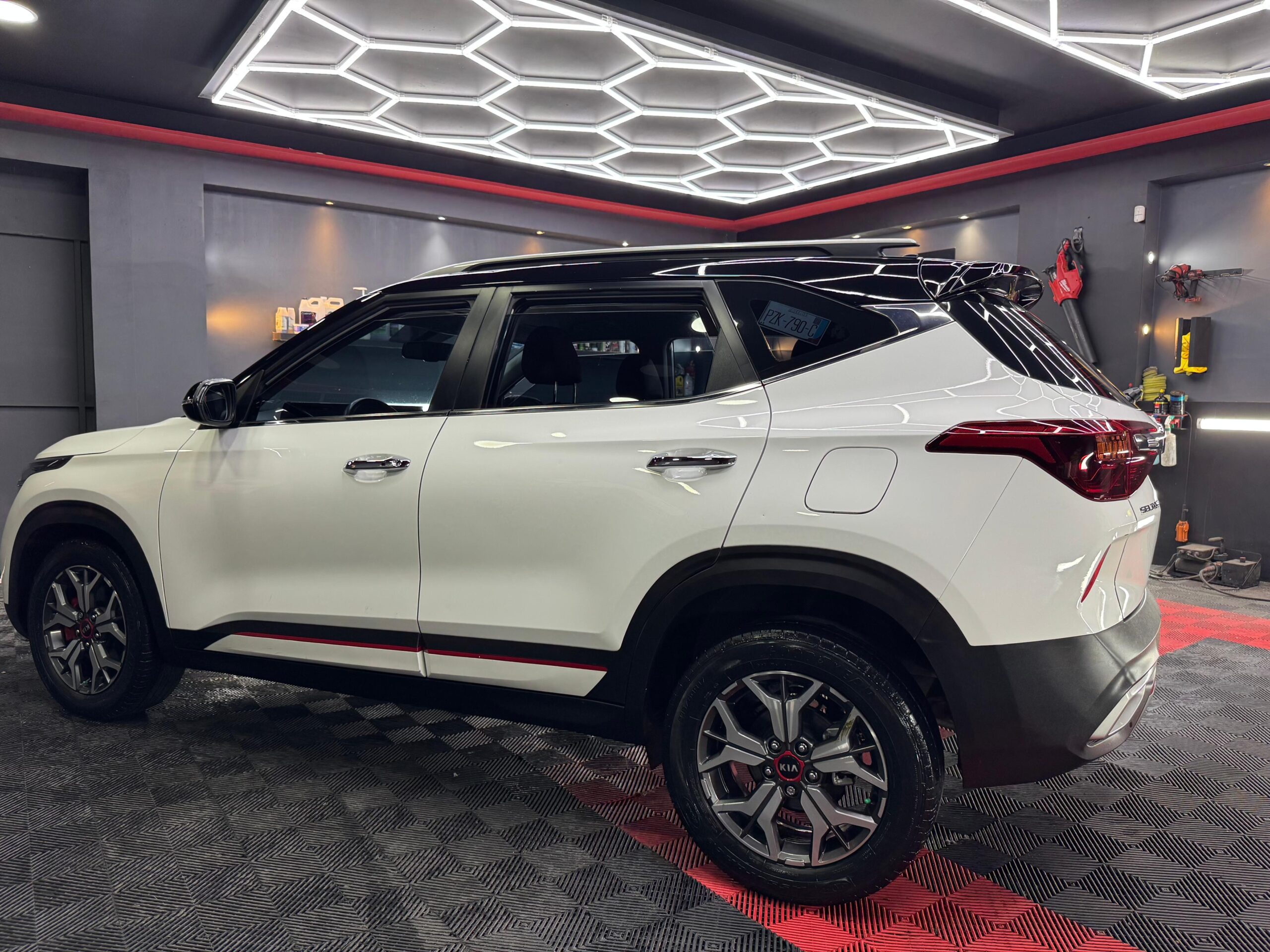 KIA SELTOS  GT LINE  2021 - Image 4