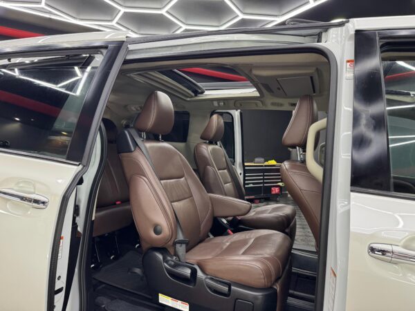 TOYOTA SIENNA LIMITED  2018 - Image 7