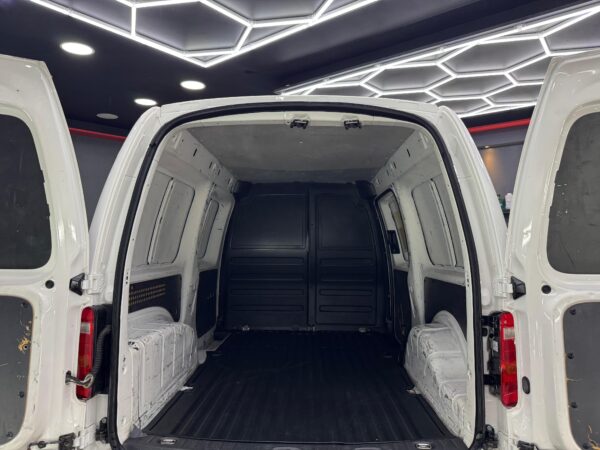 VOLKSWAGEN CADDY MAXI FURGÓN  2020 - Image 8