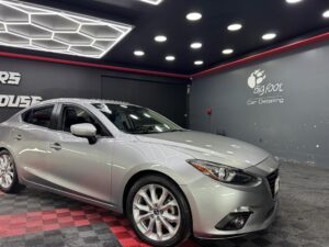 MAZDA 3  S 2015